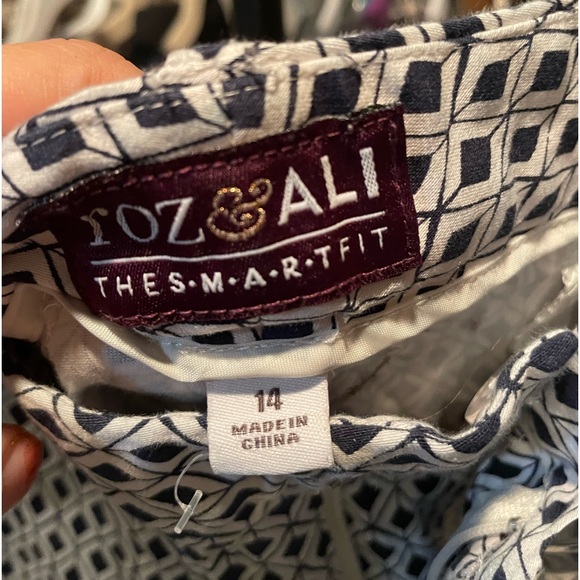 Dress pants (size 14) - Picture 3 of 3